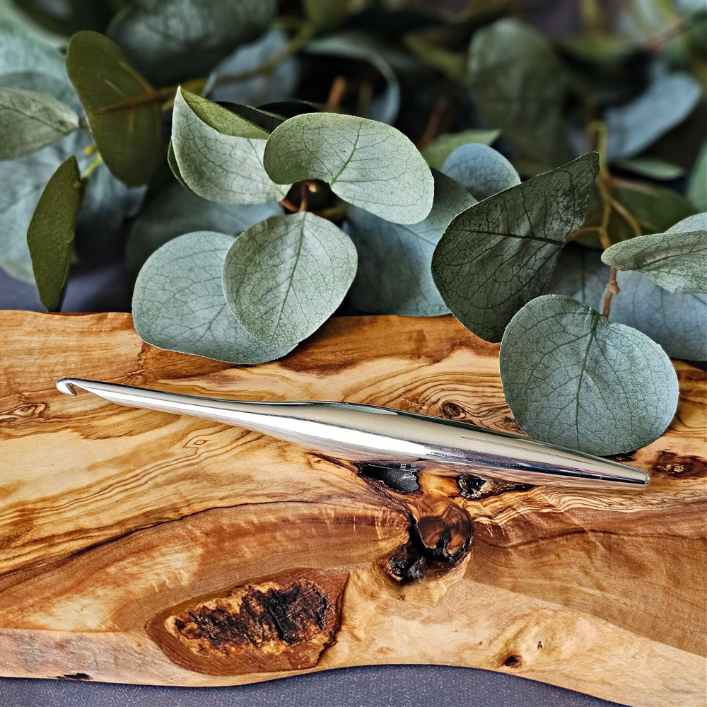 SILVER STREAMLINE METAL CROCHET HOOKS
